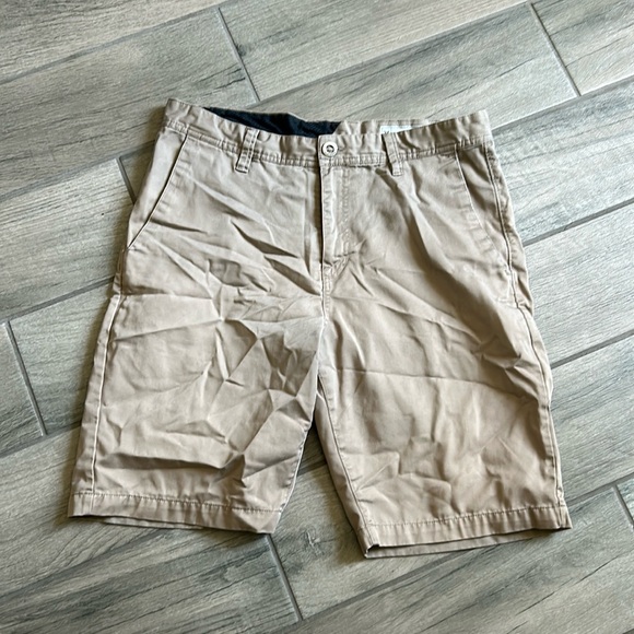 Volcom shorts - Picture 1 of 7
